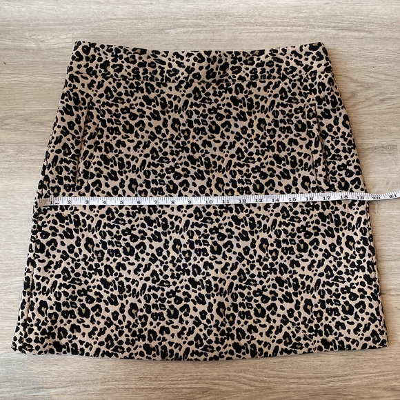 LOFT | leopard print mini skirt | size 6 - Picture 9 of 10